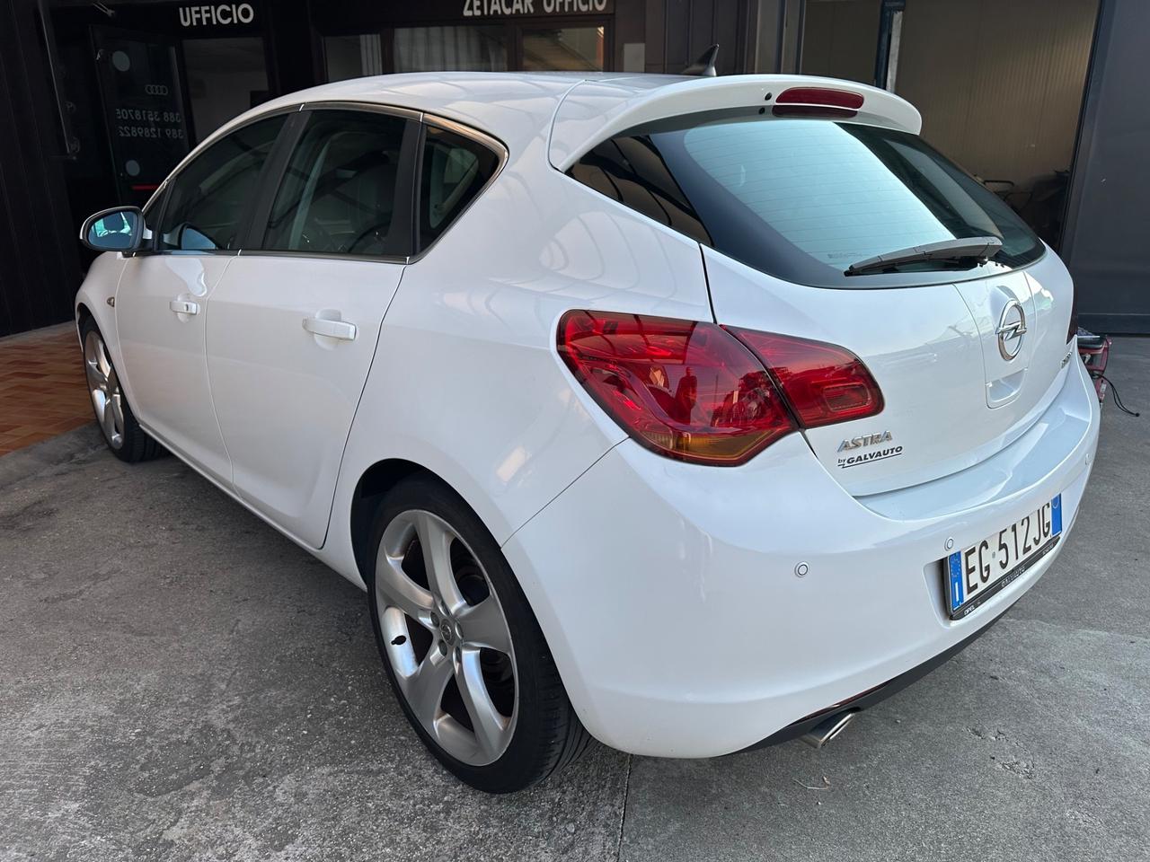 Opel Astra 1.4 Turbo 140CV 5 porte Cosmo
