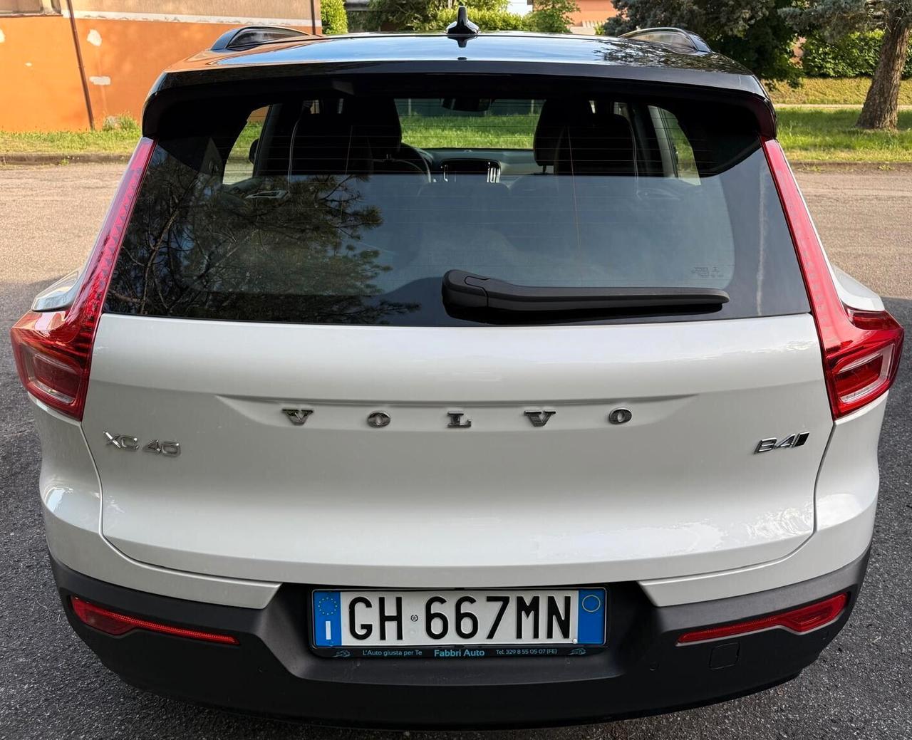 Volvo XC40 B4 AWD HYBRID Geartronic R-Design
