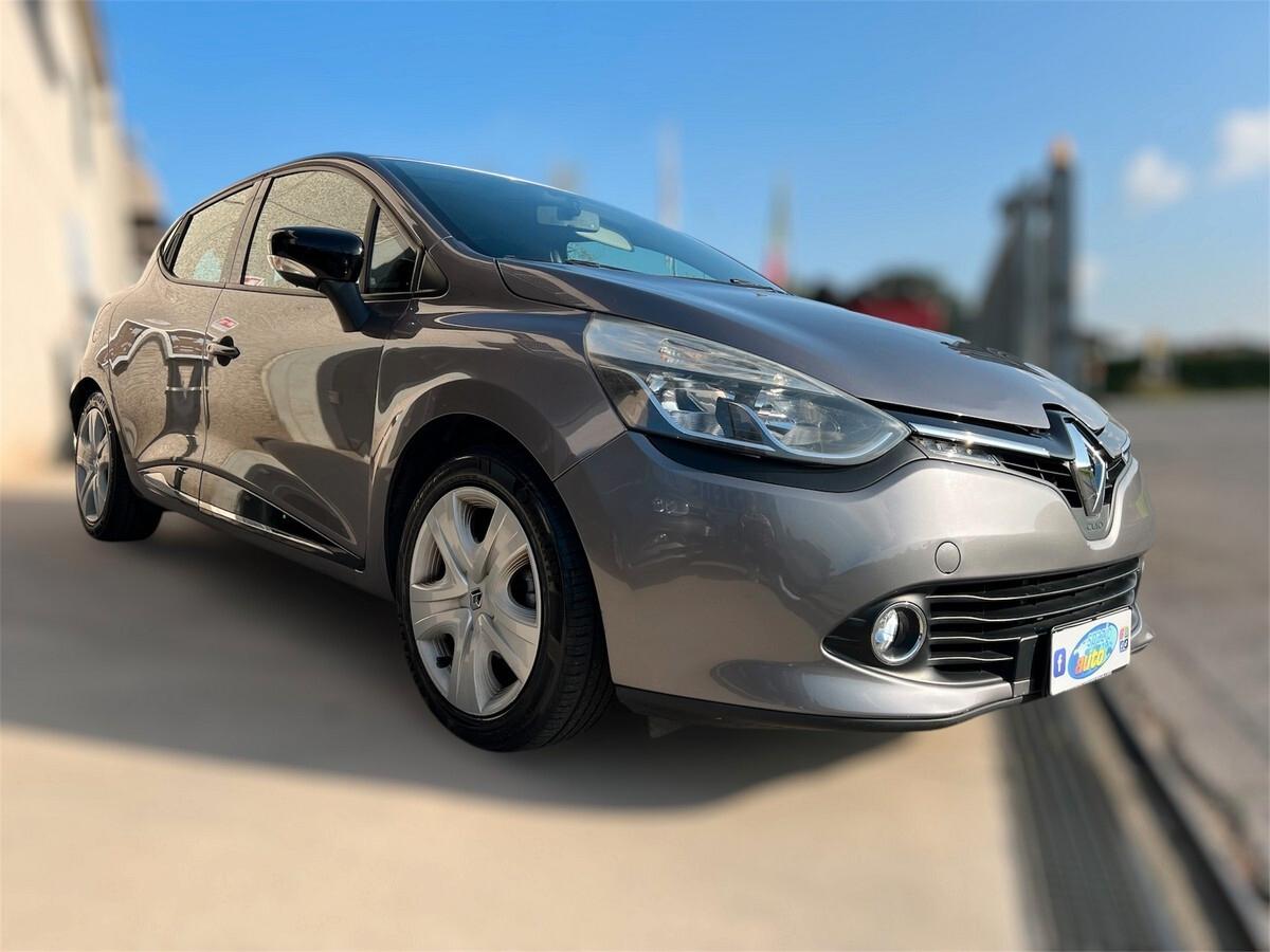 Renault Clio 1.2 75CV 5 porte Live X NEOPATENTATI