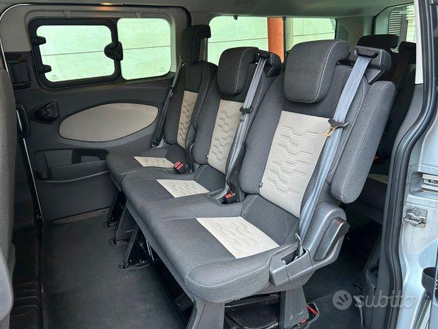 Ford Tourneo Custom 9 posti 2013