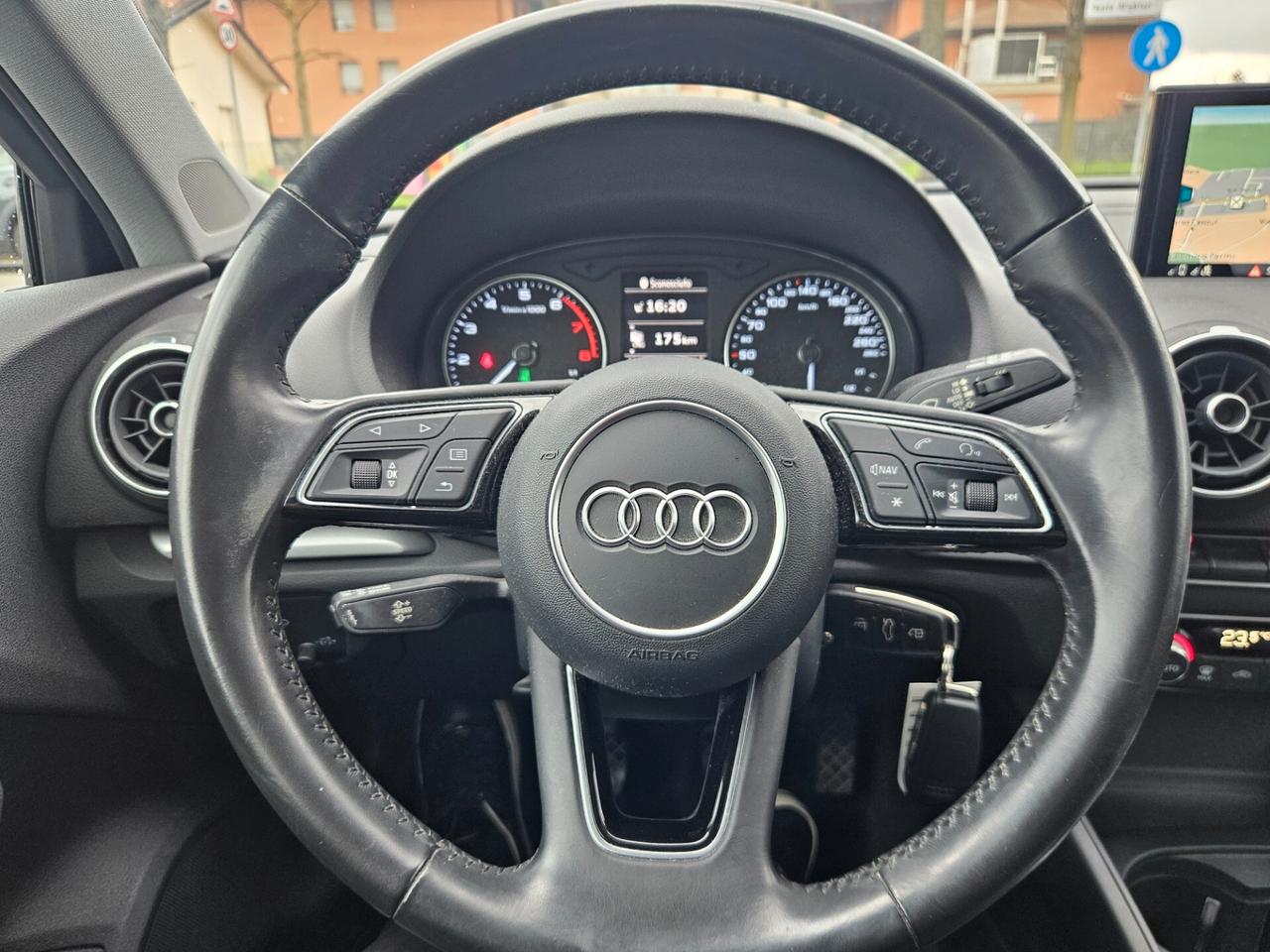 Audi A3 SPB 1.4 TFSI g-tron Sport Xenon/ Navi E6B