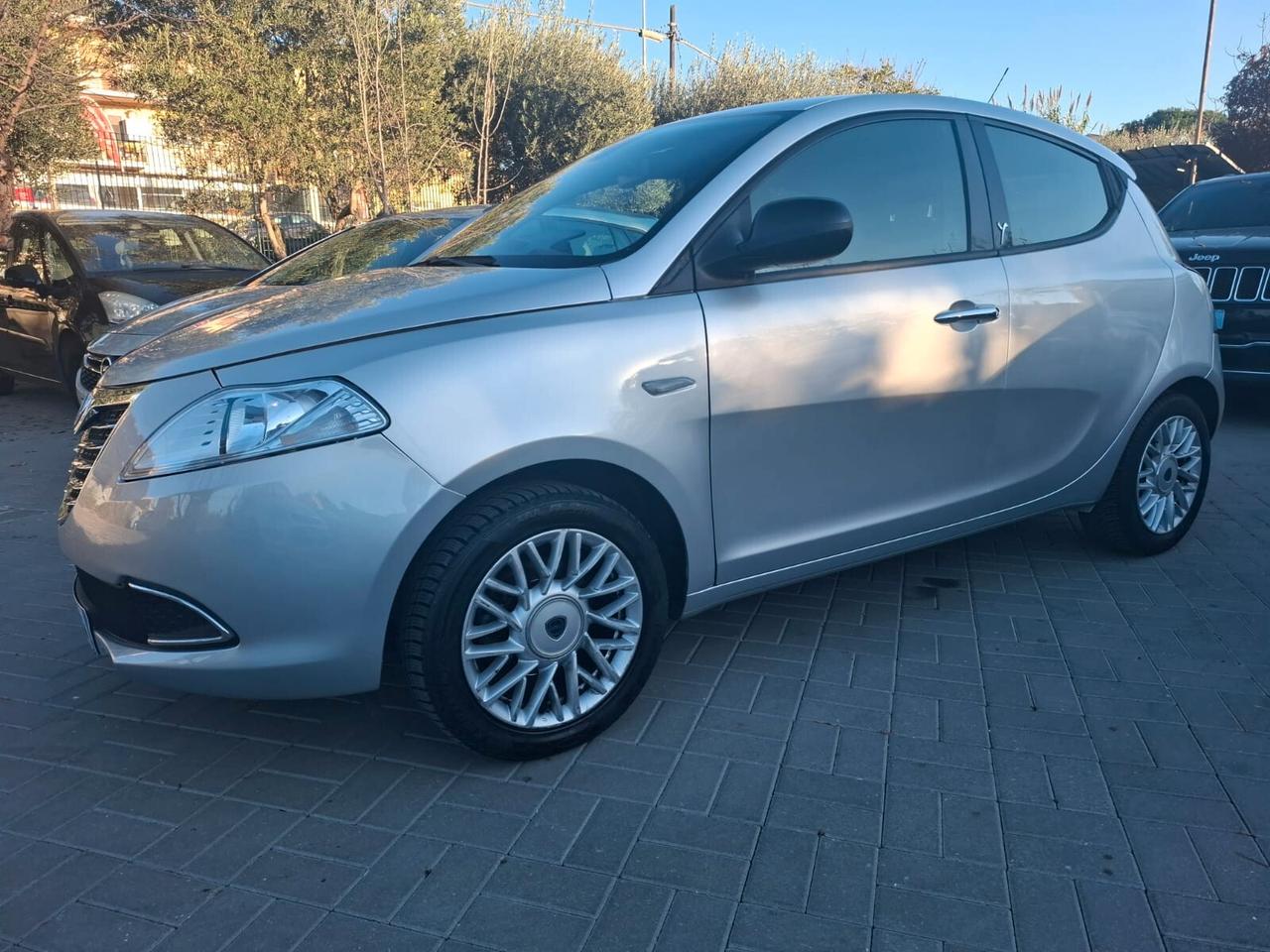 Lancia Ypsilon 1.2 69 CV 5 porte Platinum