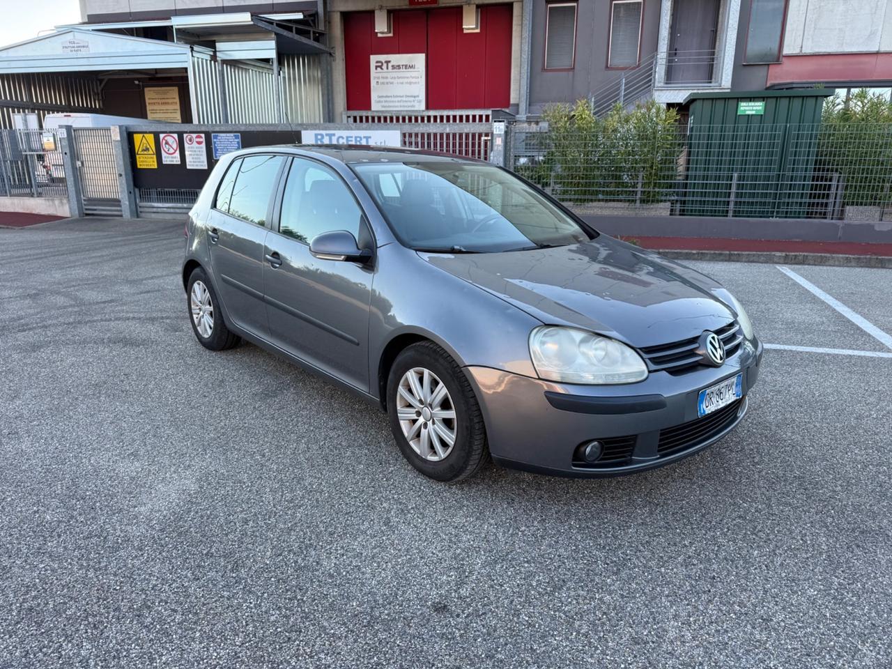 Volkswagen Golf 1.9 TDI DPF 5p. Comfort. BlueMot.