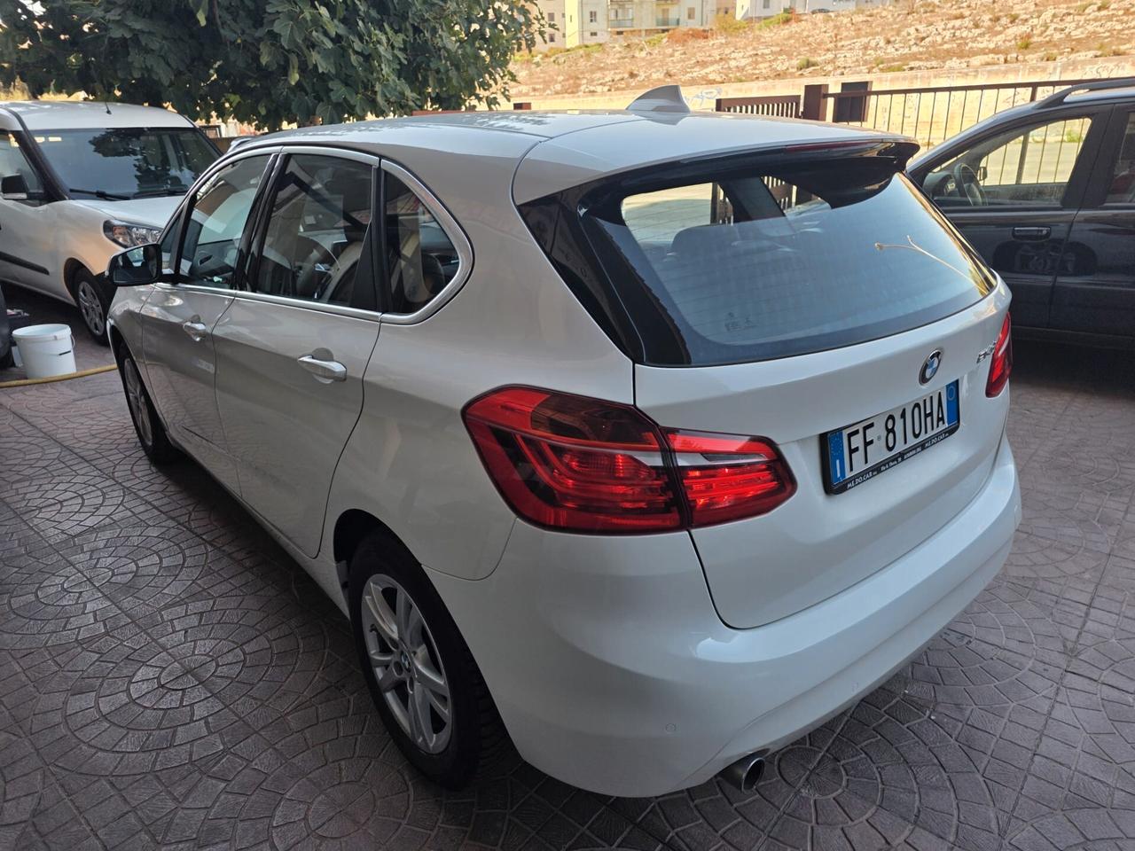 Bmw 2er Active Tourer 214d Luxury