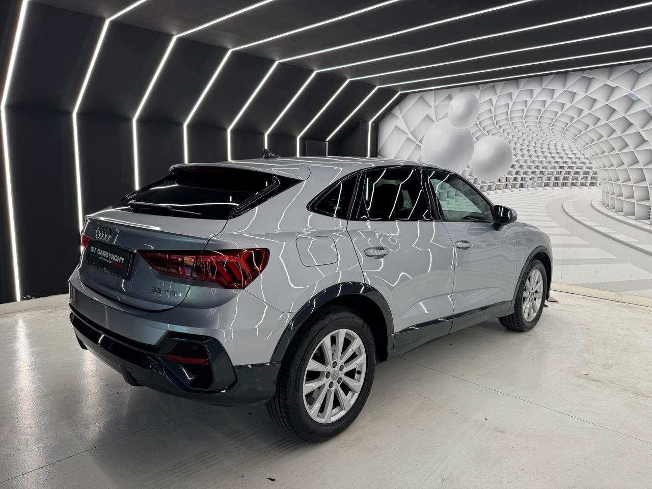 Audi Q3 35 TDI S tronic line edition-KM CERTIFICATI-PERMUTE
