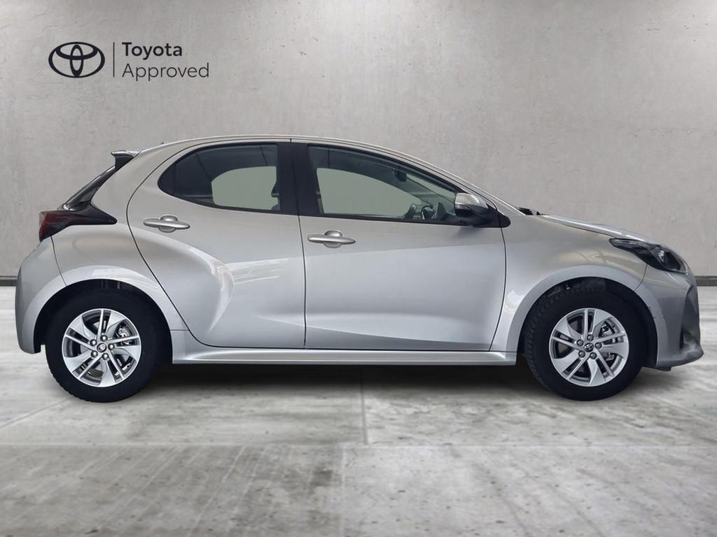 Toyota Yaris 1.5 hybrid Active