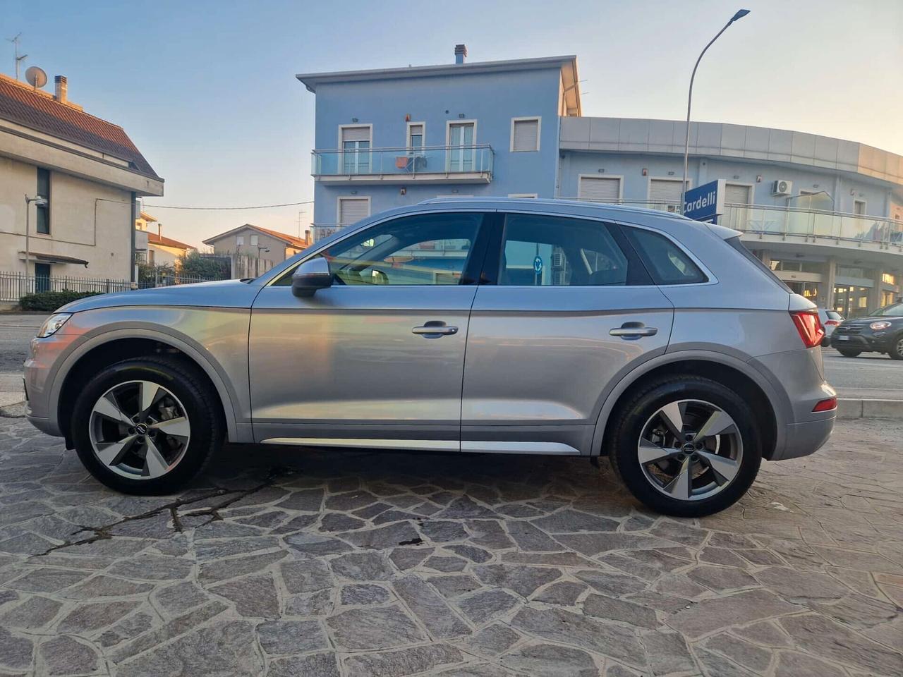 Audi Q5 40 TDI 204 CV quattro S tronic Business Sport