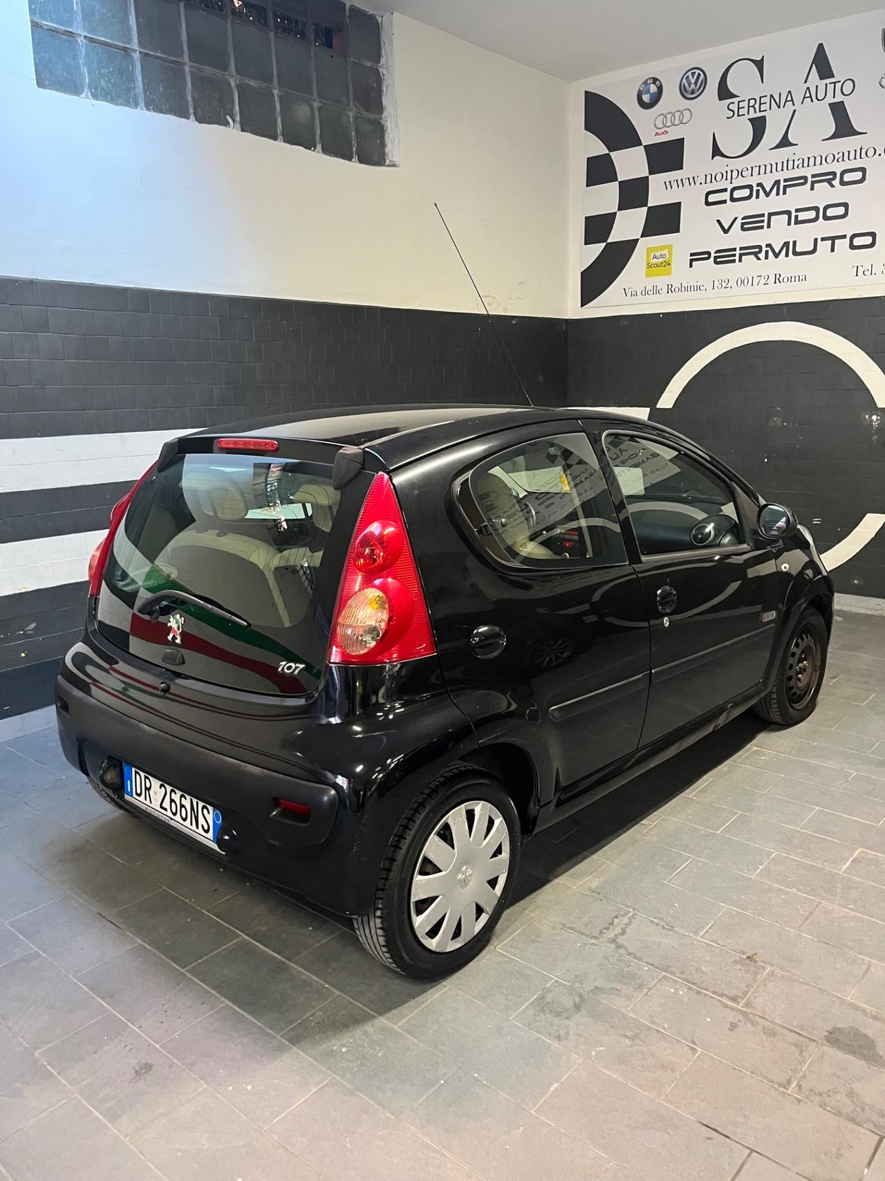 Peugeot 107 1.0 68CV 5p. Sweet Years 2Tronic