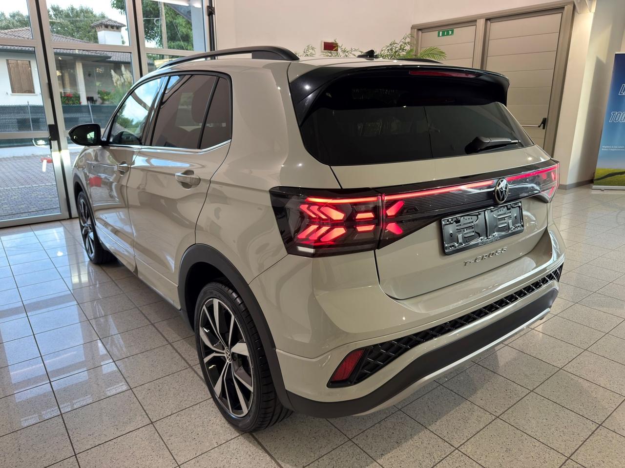VOLKSWAGEN T-Cross 2024 1.0 tsi R-Line 115cv