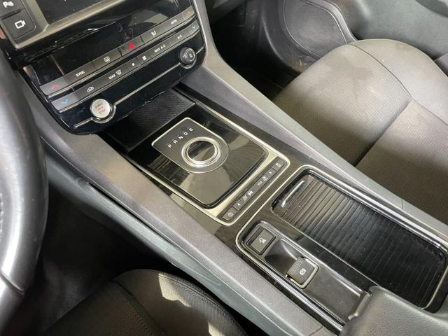 JAGUAR F-Pace 2.0 D 180CV AWD AUT. PURE