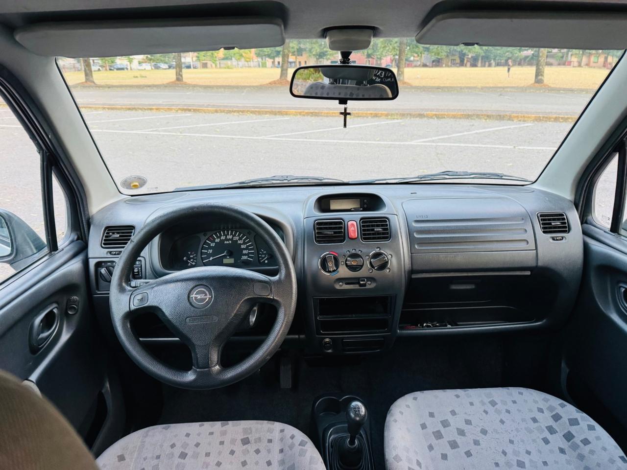 Opel Agila 1.2 16V Club
