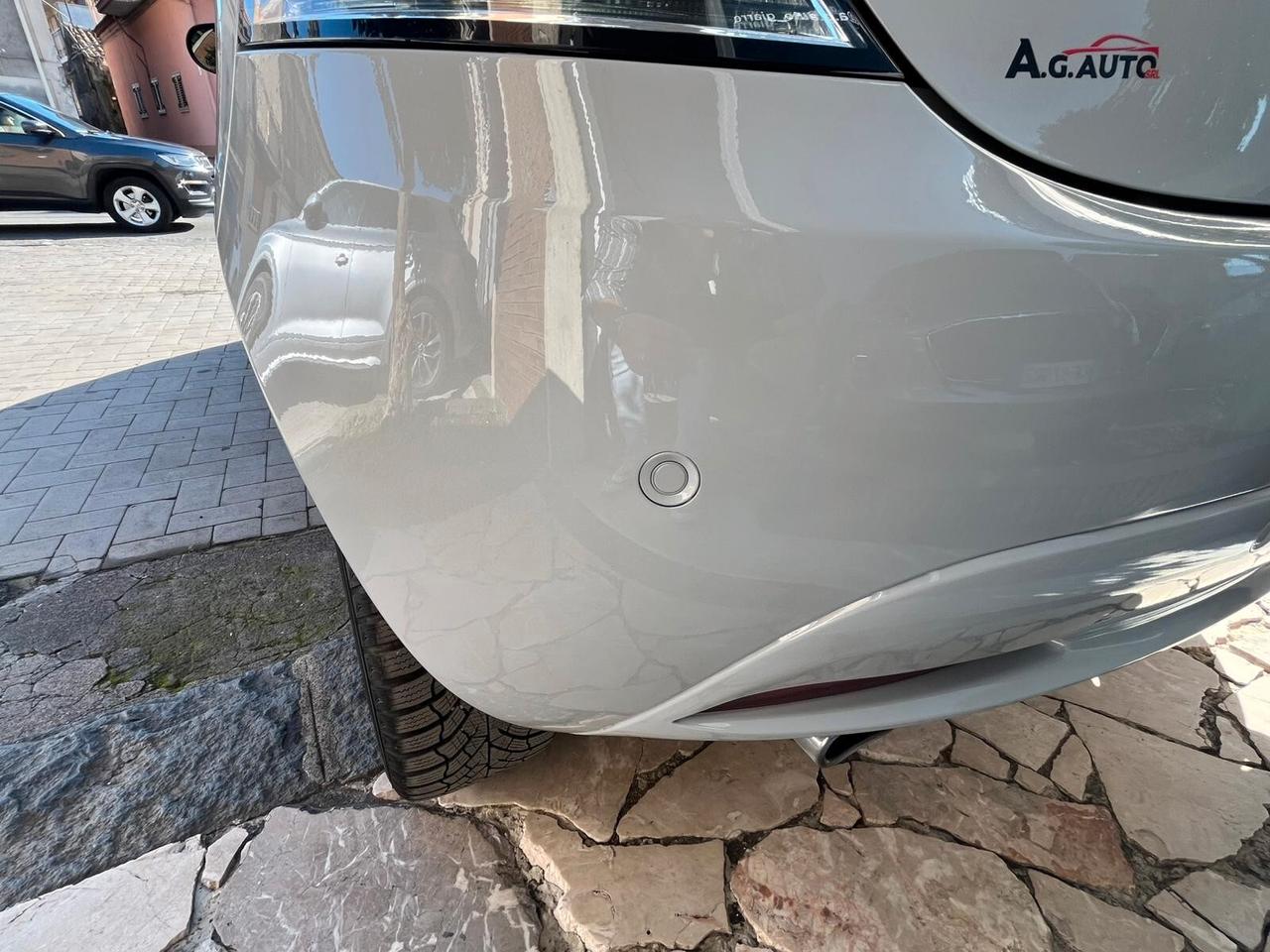 Lancia Ypsilon 1.3 MJT 16V 95 CV 5 porte S&S MYA TETTO APRIBILE