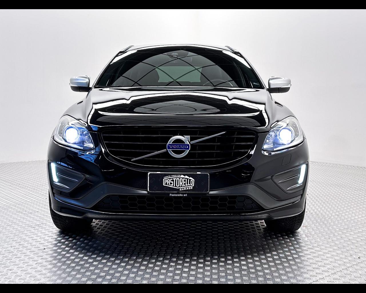 VOLVO XC60 D4 AWD Geartronic R-design Momentum