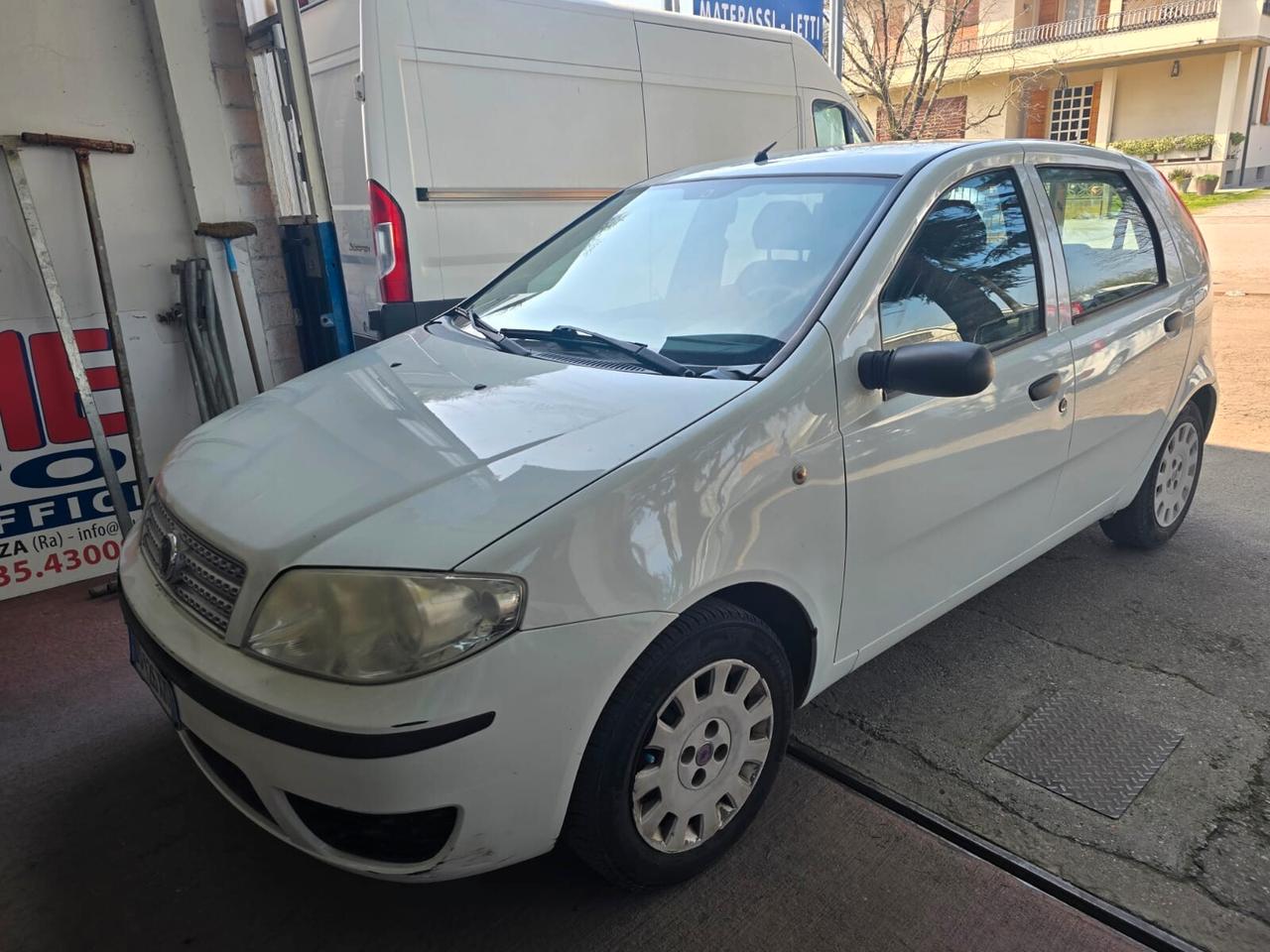 Fiat Punto Classic 1.2 5 porte Natural Power rate da 99,00