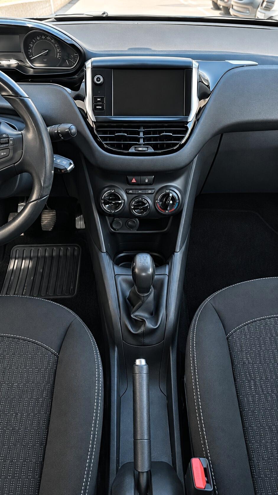PEUGEOT 208 1.6 HDI