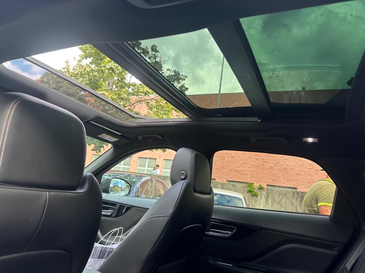Jaguar F-Pace 2.0 D 180 CV AWD aut. R-Sport