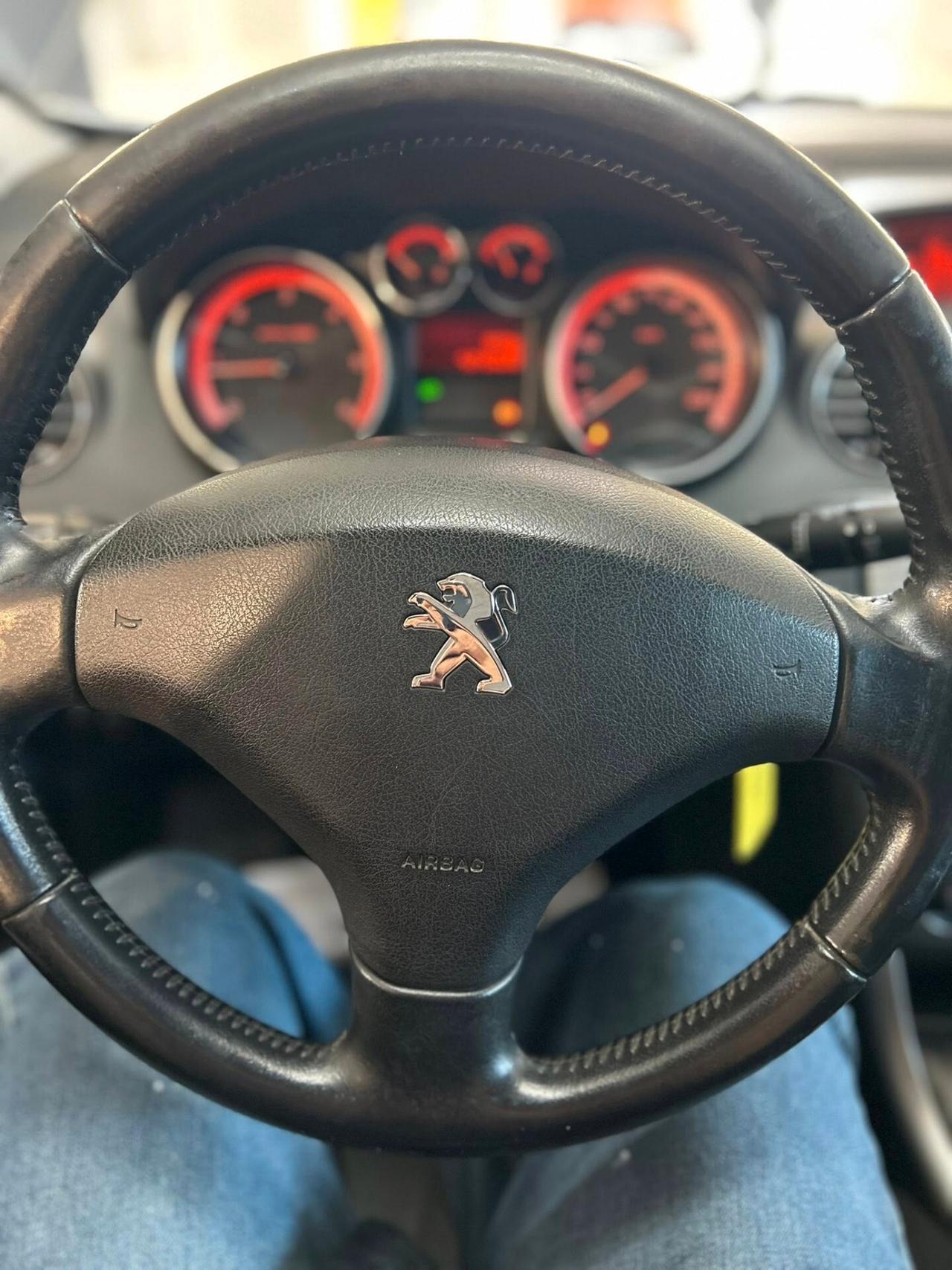 Peugeot 308 1.6 HDi 112CV -2011