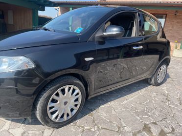 Lancia Ypsilon 1.2 69 CV 5 porte S&S Platinum neopatentati