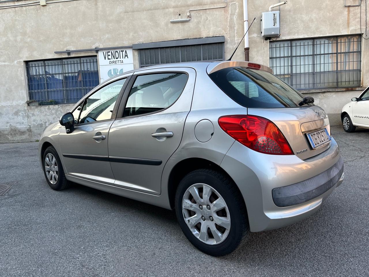 Peugeot 207 1.4 88CV 5p. BENZINA - NEOPATENTATI