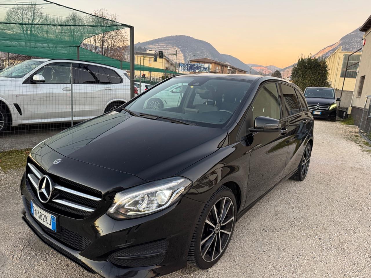 Mercedes-benz B 180 B 180 d Automatic Premium next Navi Led Telecamera Full