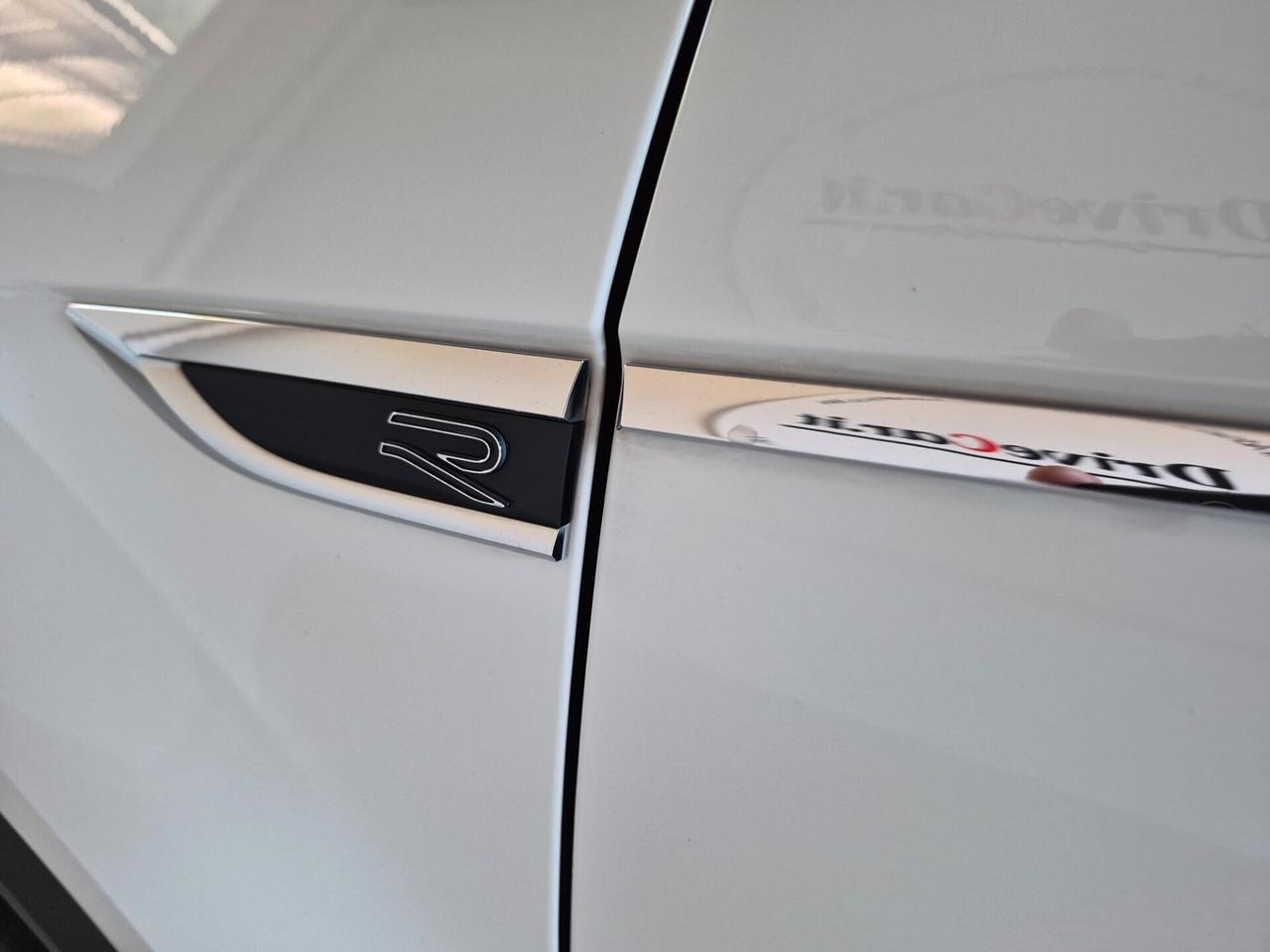 Volkswagen T-Roc 1.5 TSI R-LINE DSG LED APPLE CAR PLAY/ANDROID AUTO RETROCAMERA ACC WIRELESS VETRI PRIVACY AMBIENT LIGHT COCKPIT PRO