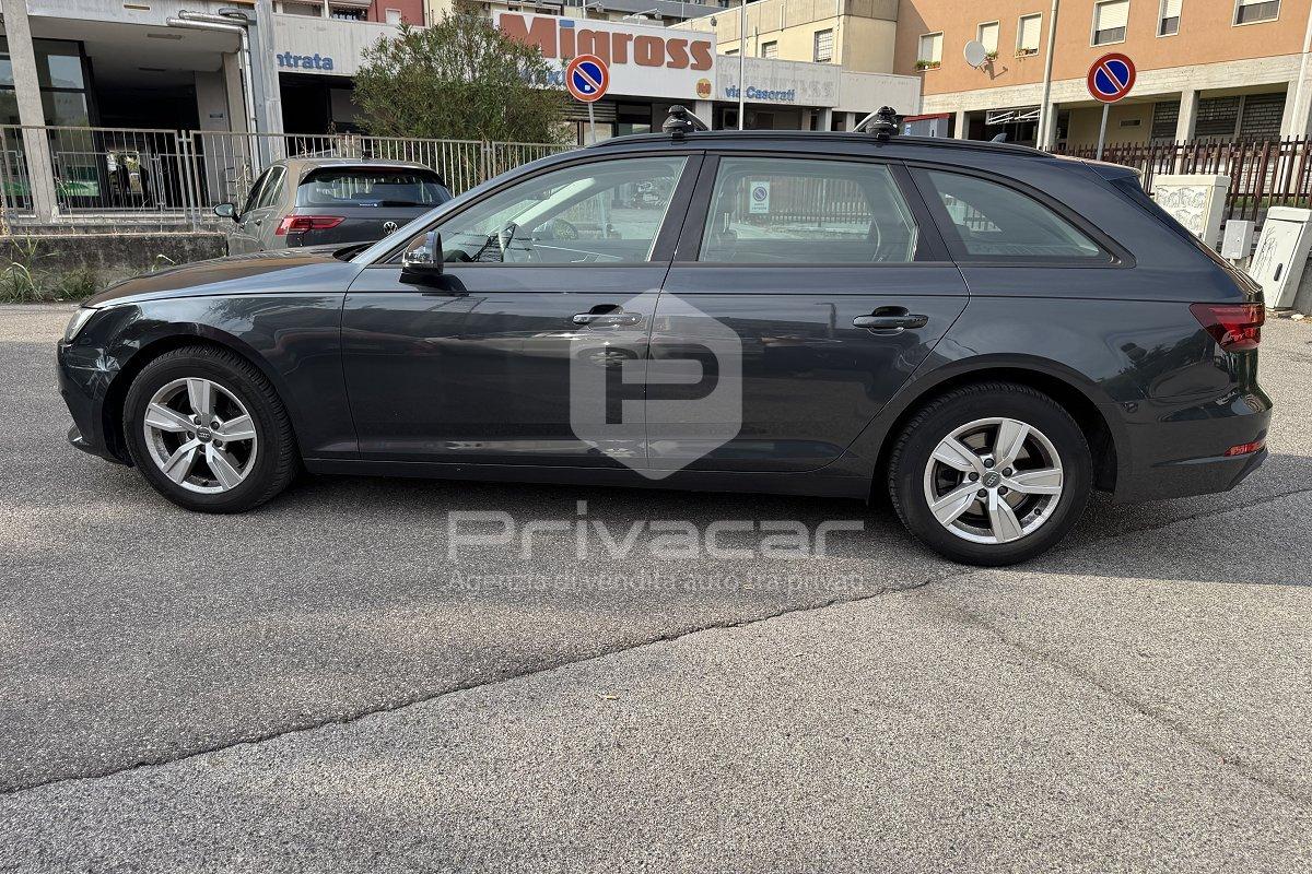 AUDI A4 Avant 30 TDI S tronic