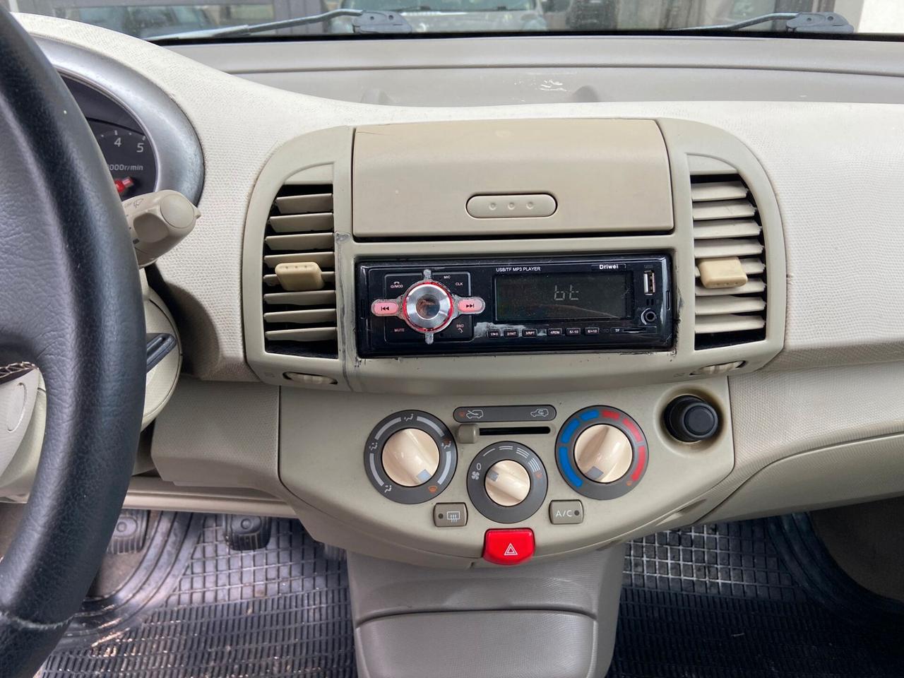 Nissan Micra 1.0 16V 5 porte Visia