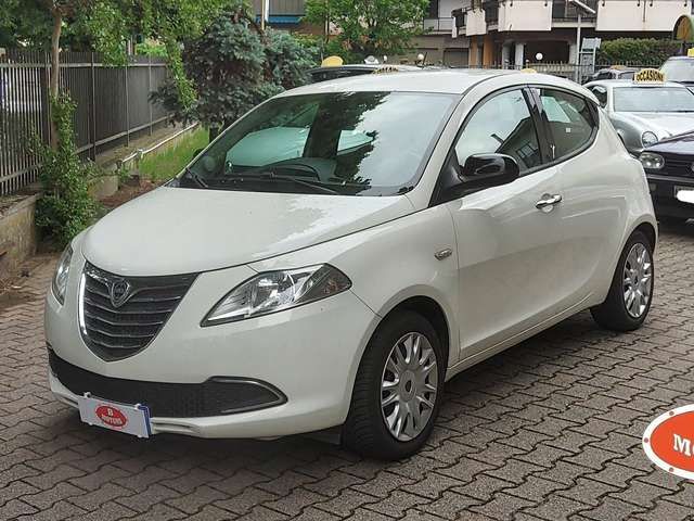 Lancia Ypsilon 1.2 Gpl 69cv