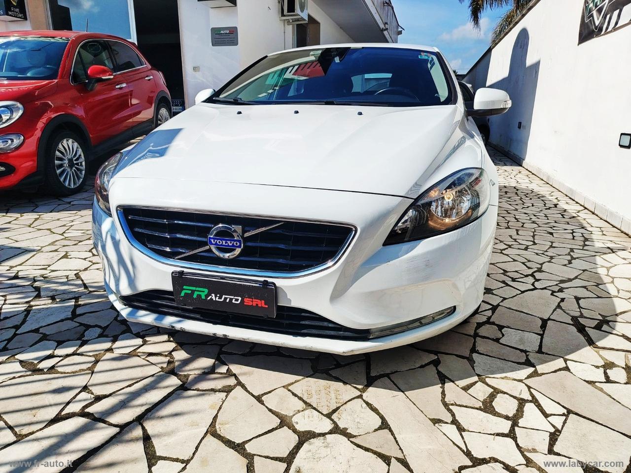 VOLVO V40 D2 1.6 Powershift Summum