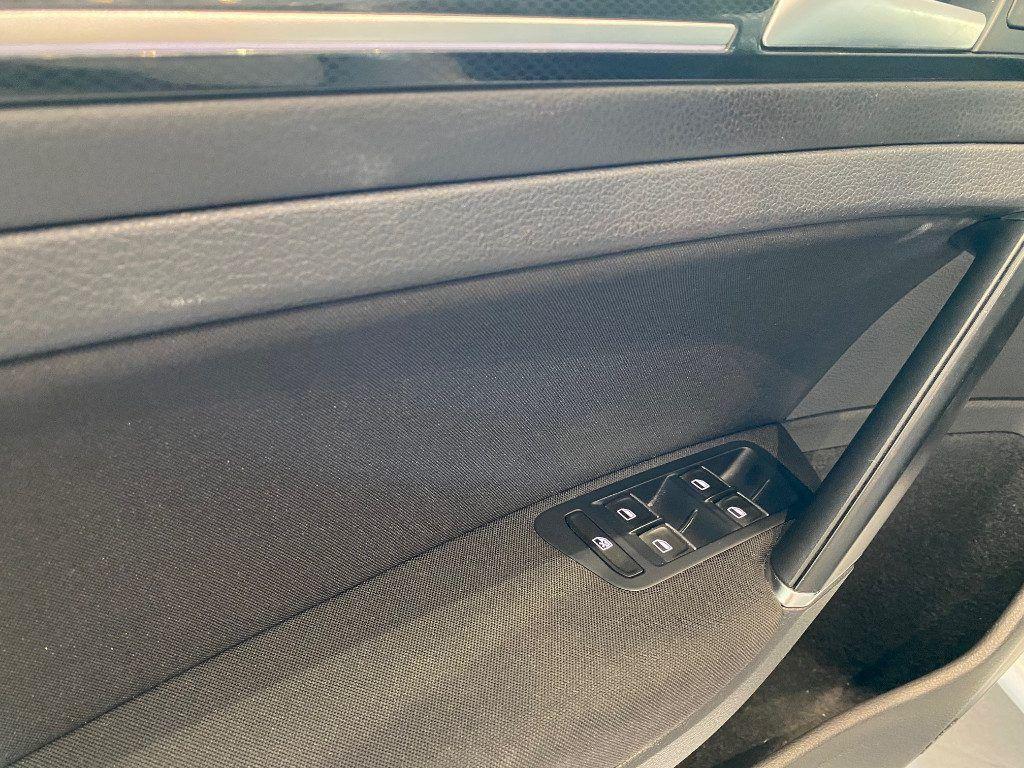Volkswagen Golf 1.4 TGI 5p. R-Line Unico Proprietario