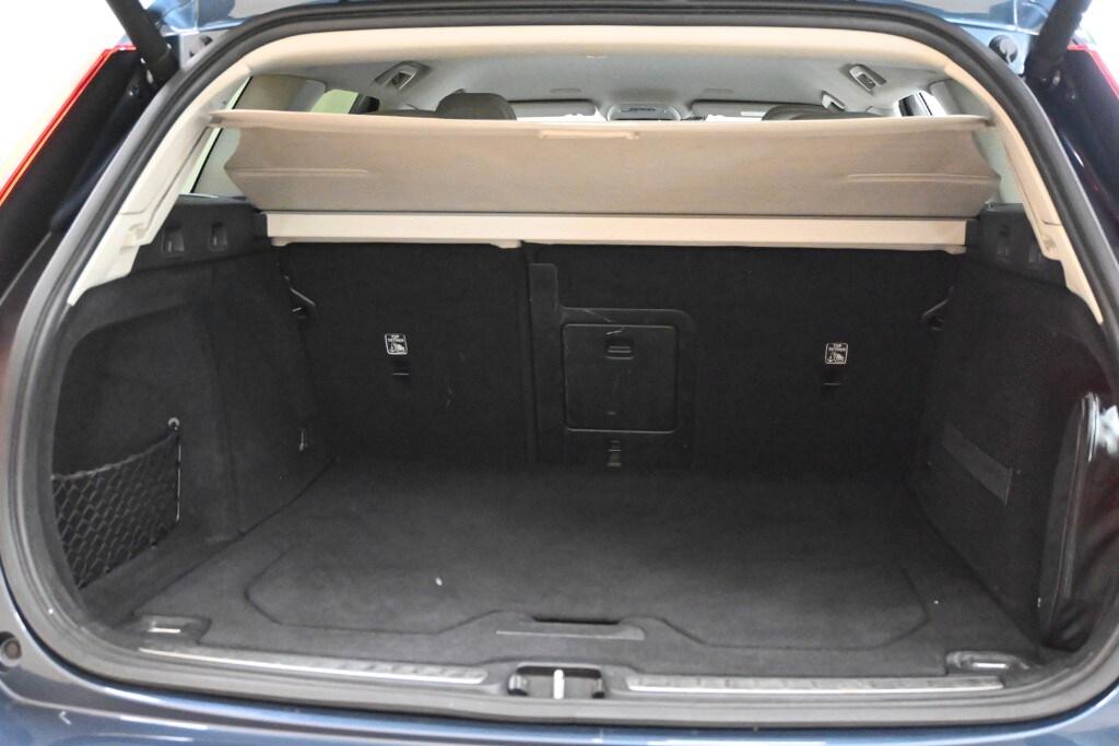 VOLVO V60 (2018-->) V60 D4 Geartronic Inscription