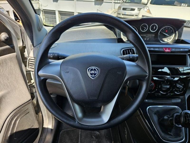 Lancia Ypsilon 1.2 69 cv Silver