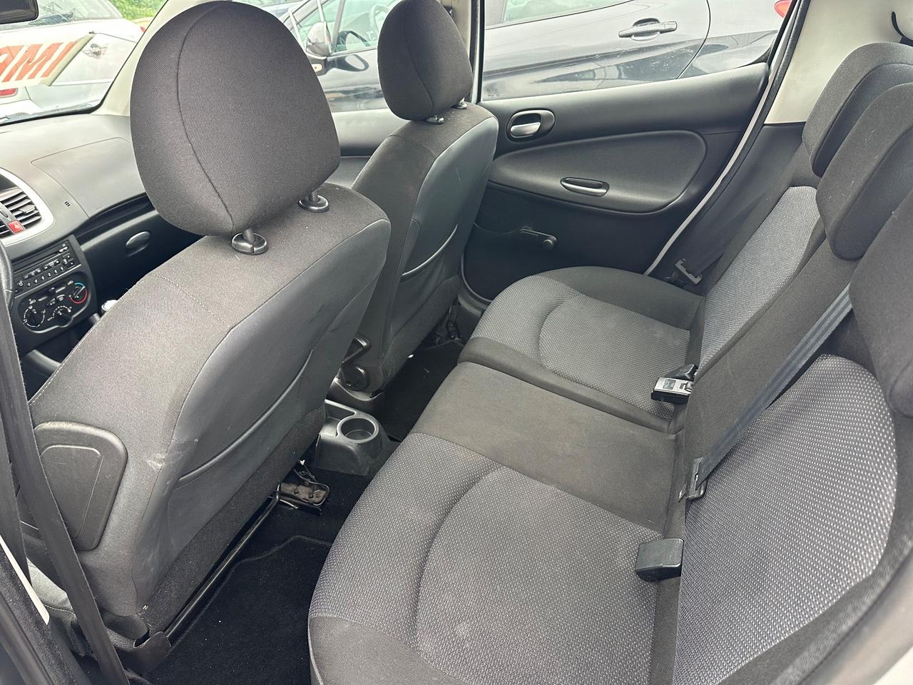 Peugeot 206 Plus 1.2 gpl 2011