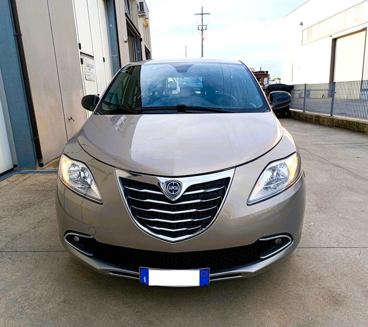 Lancia Ypsilon 1.2 69 CV 5 porte GPL Ecochic 30th Anniversary - Ok Neopatentati