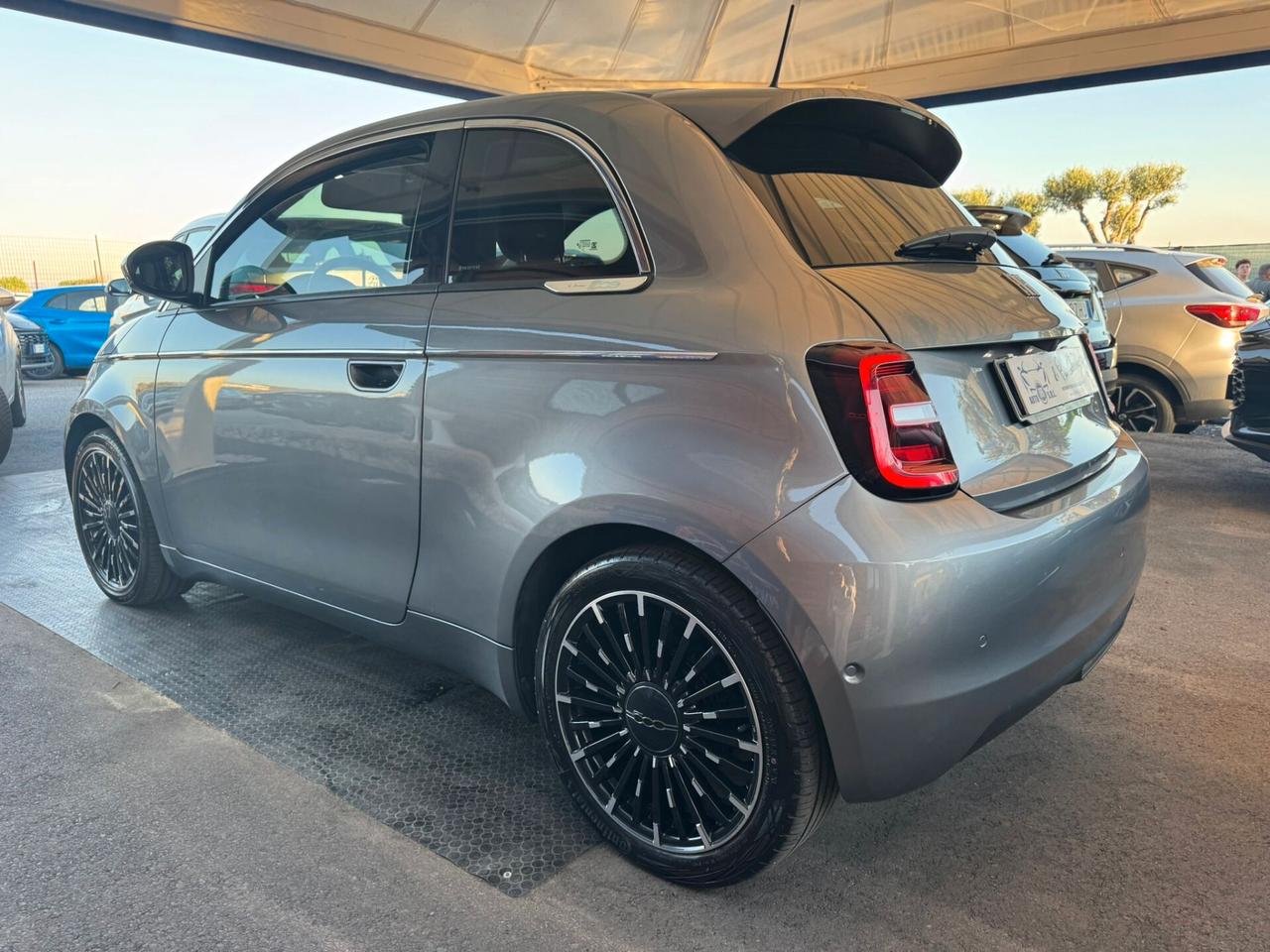 Fiat 500 500e Berlina 42 kWh La Prima
