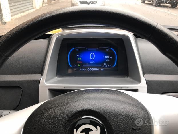 LEM Q7 microcar elettrica (si guida con patente 14 anni)