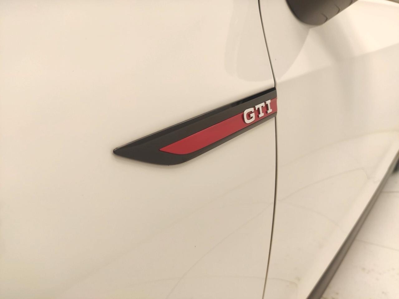 Volkswagen Golf GTI 2.0 TSI DSG