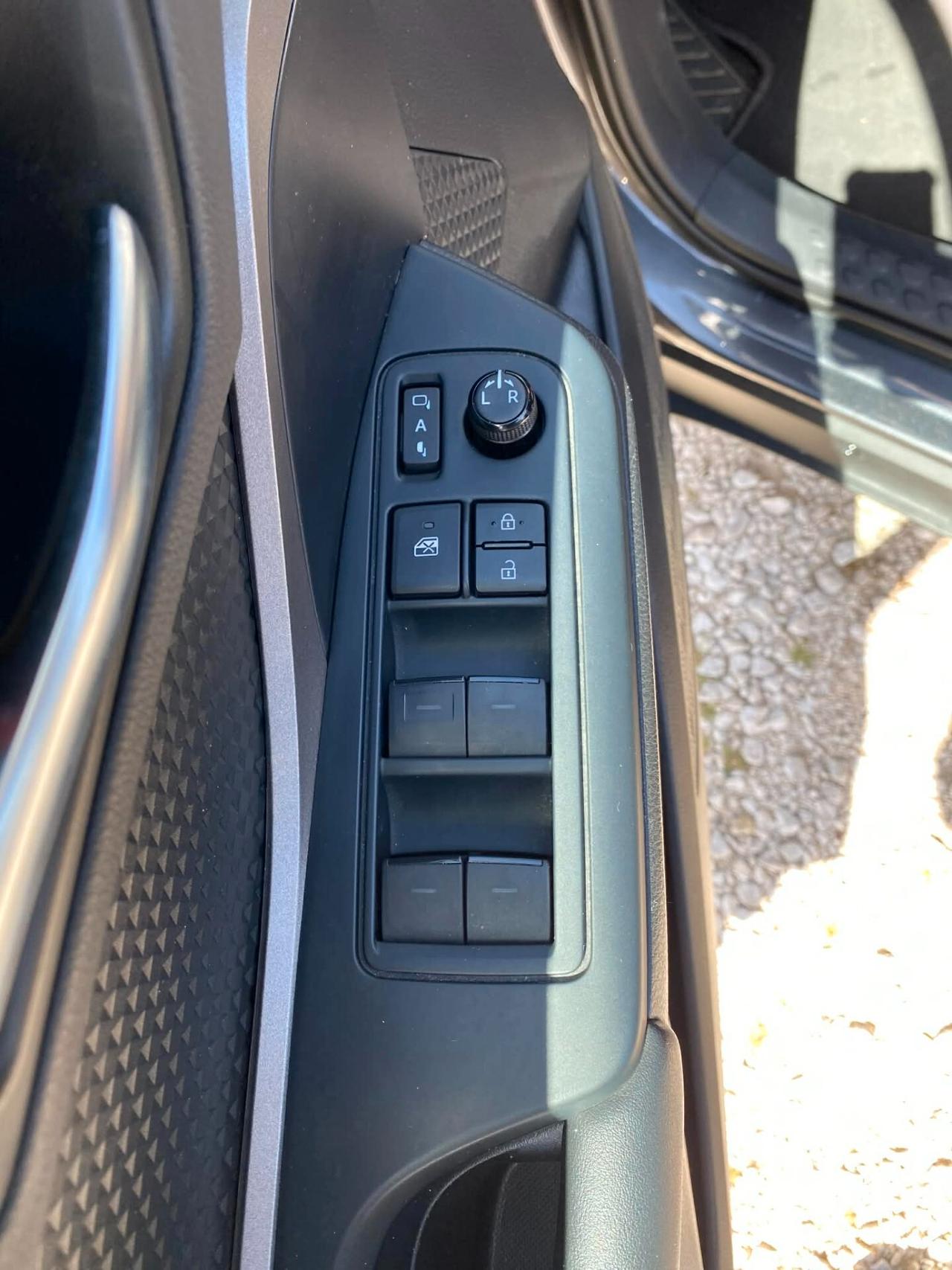 Toyota C-HR 1.8 Benz/Ibrida OK Neopatentato