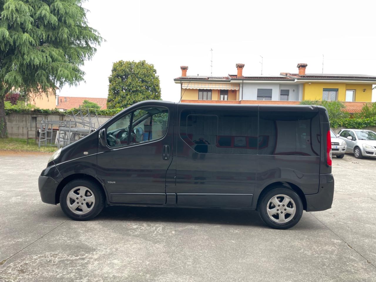 Opel Vivaro 27 2.5 CDTI PC-TN Tour Cosmo