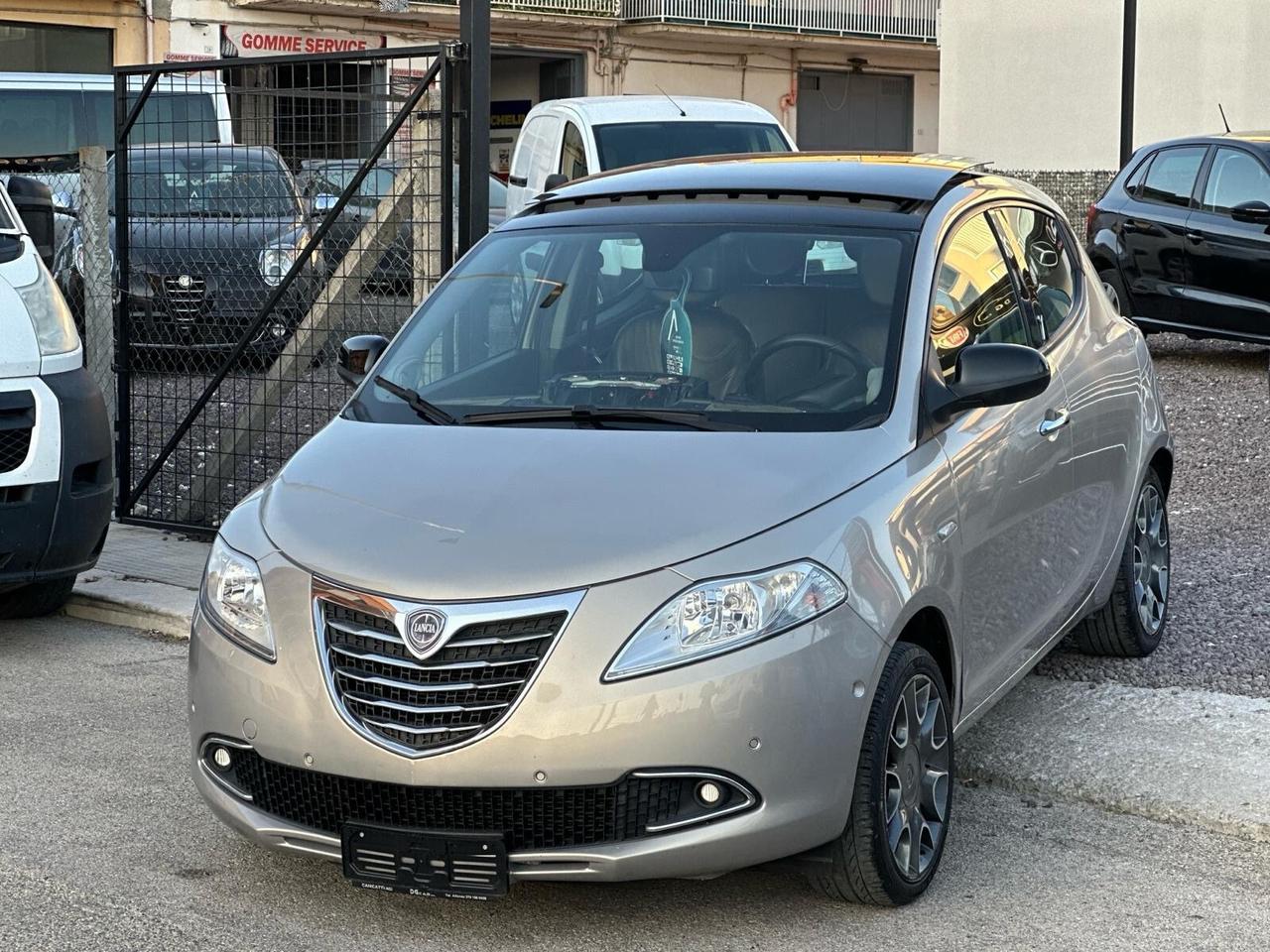 Lancia Ypsilon 0.9 TwinAir 85 CV 5 porte S&S Platinum