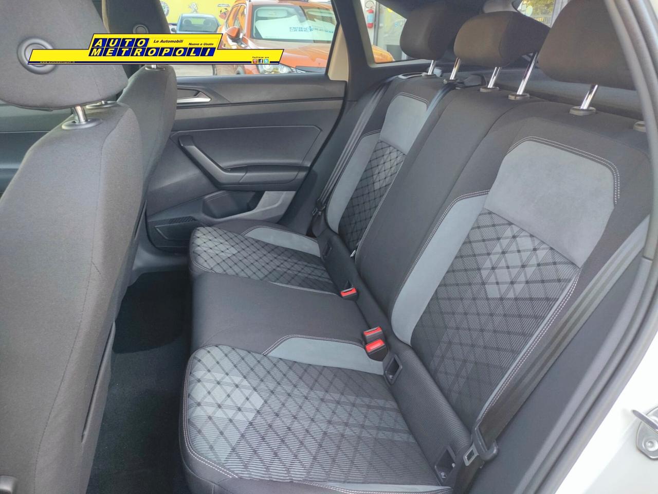 Volkswagen Taigo 1.0 110cv TSI DSG R-Line (Autom.+Tetto)