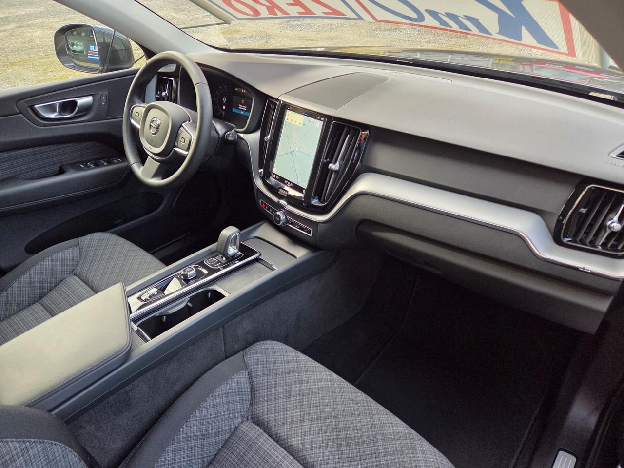 Volvo XC 60 B4 D AWD automatico Ultimate Dark