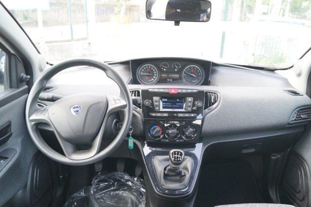 LANCIA Ypsilon 1.0 FireFly 5 porte S&S Hybrid Ecochic Silver