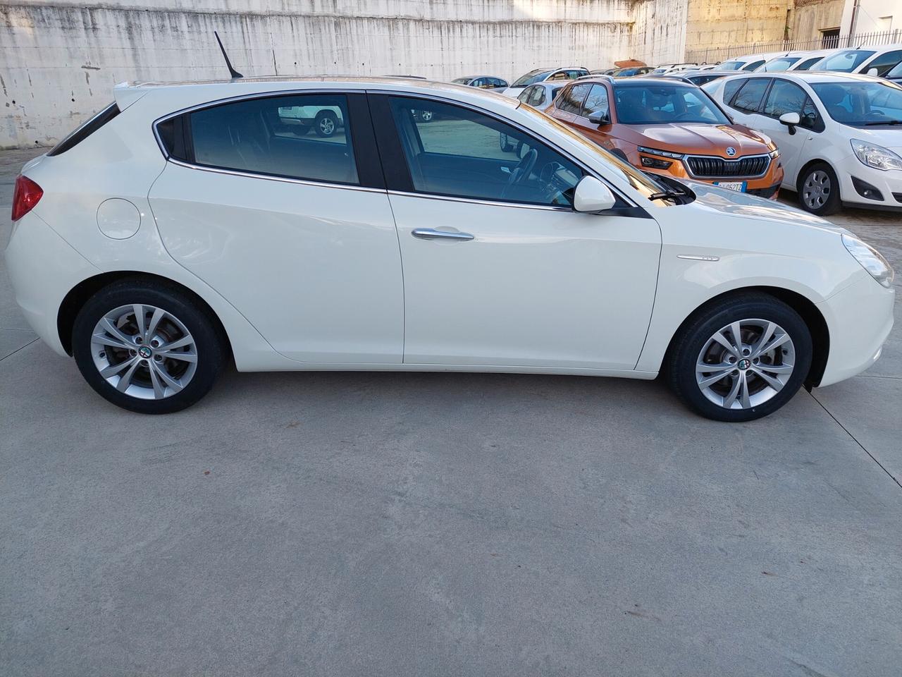 Alfa Romeo Giulietta 1.6 JTDm-2 105 CV Distinctive