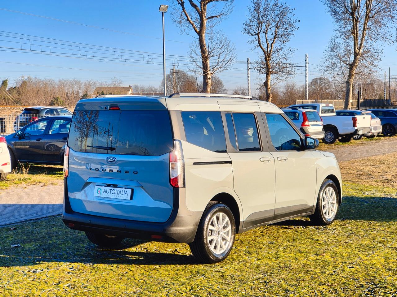 Ford Tourneo Courier Tourneo Courier 1.0 EcoBoost Powershift Titanium