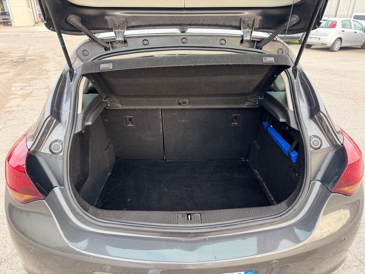 Opel Astra 1.7 Diesel 2011 ok neop