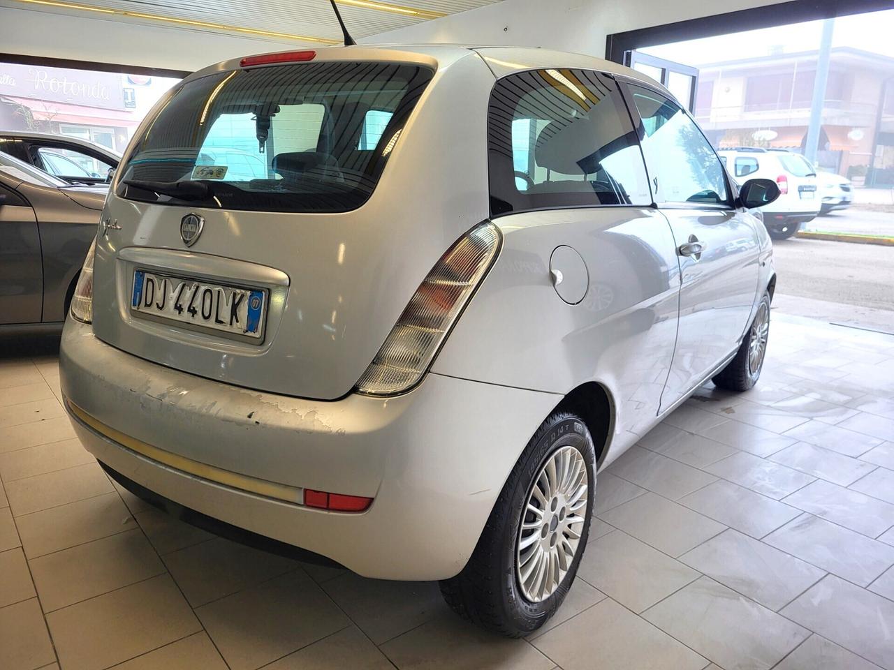 Lancia Ypsilon 1.2 Argento