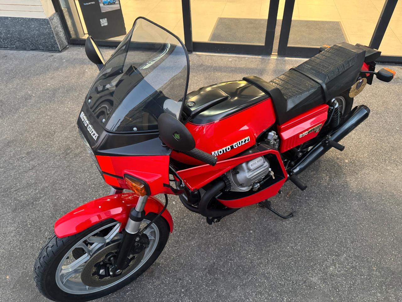 Moto Guzzi 850 Le Mans 2