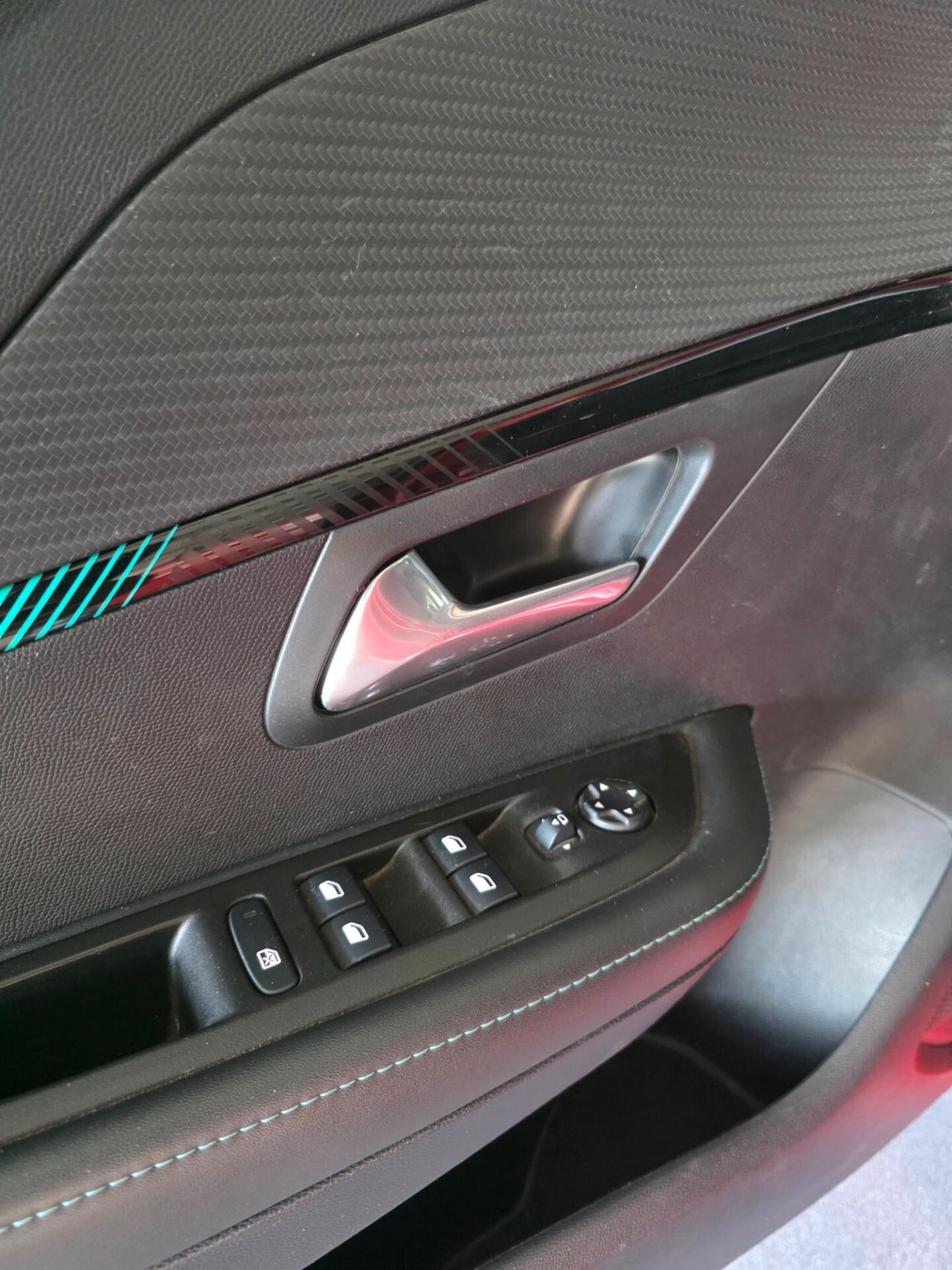 Peugeot 208 motore elettrico 136 CV 5 porte GT Pack