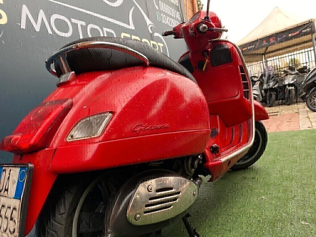 Piaggio vespa 250 GTS